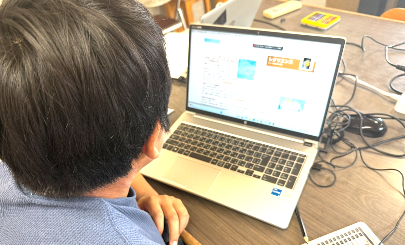 「作品テーマ」をワールド上でどのように表現したか
